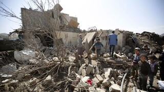 Koalícia arabských štátov spustila letecké útoky na ciele v jemenských mestách